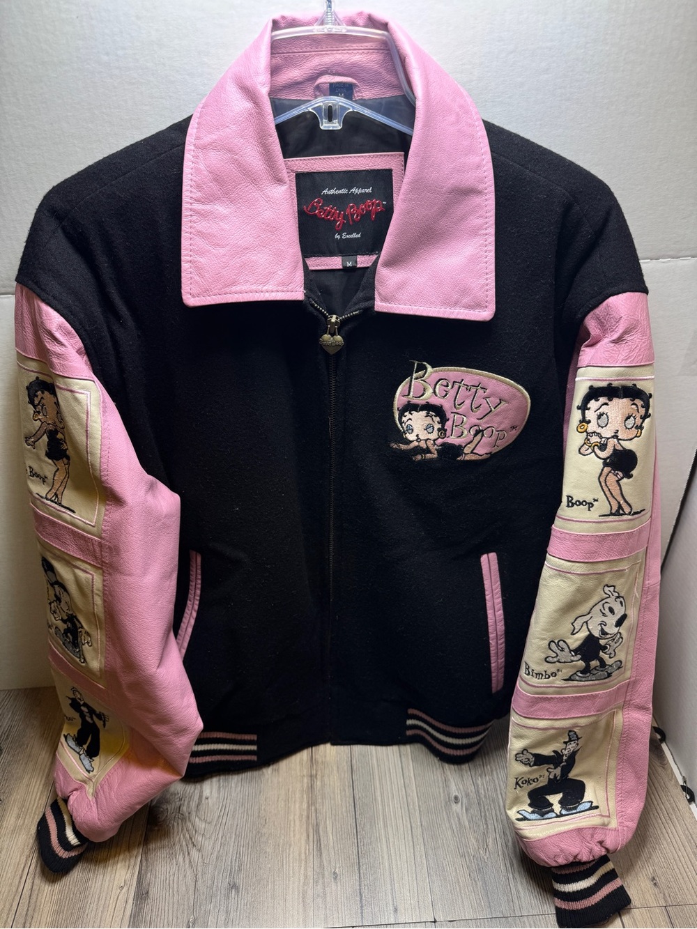 RARE Betty Boop Size Medium Black & Pink Excelled Leather Bomber Jacket 2004